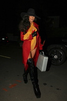 naya-rivera-arrives-at-kate-hudson-s-halloween-party-in-beverly-hills 3